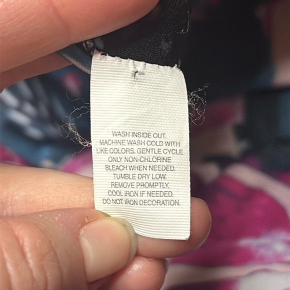 ✨Medium Fila Sport Activewear Athletic Racer Back Tank Top w/ Built-in Bra - Picture 9 of 9